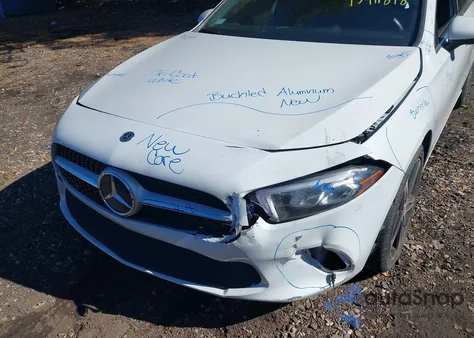 2019 Mercedes-Benz A 220 4Matic z USA, uszkodzony, nr VIN WDD3G4FB6KW026293